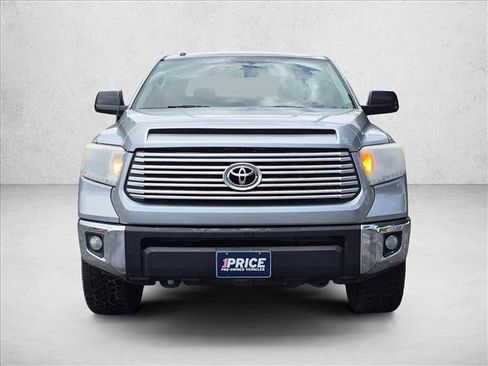 Used 2017 Toyota Tundra SR5 w/ SR5 Upgrade Package AWD/4WD image 2