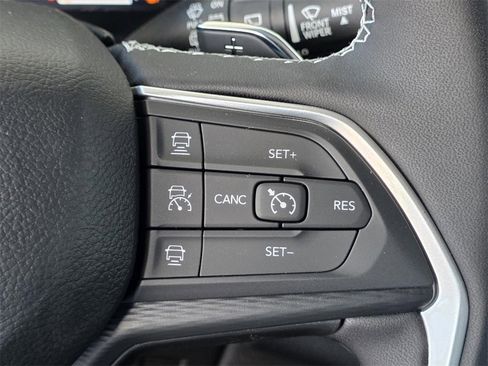 New 2025 Jeep Grand Cherokee Altitude image 27