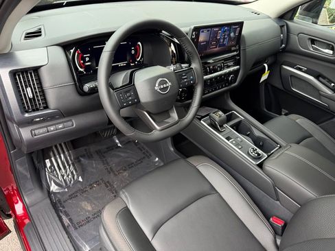 New 2026 Nissan Pathfinder SL AWD/4WD image 14