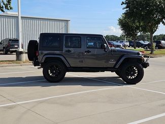 Used 2016 Jeep Wrangler Unlimited Sahara w/ Connectivity Group AWD/4WD video 4