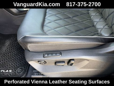 Used 2024 Volkswagen Atlas SEL Premium R-Line AWD/4WD image 16