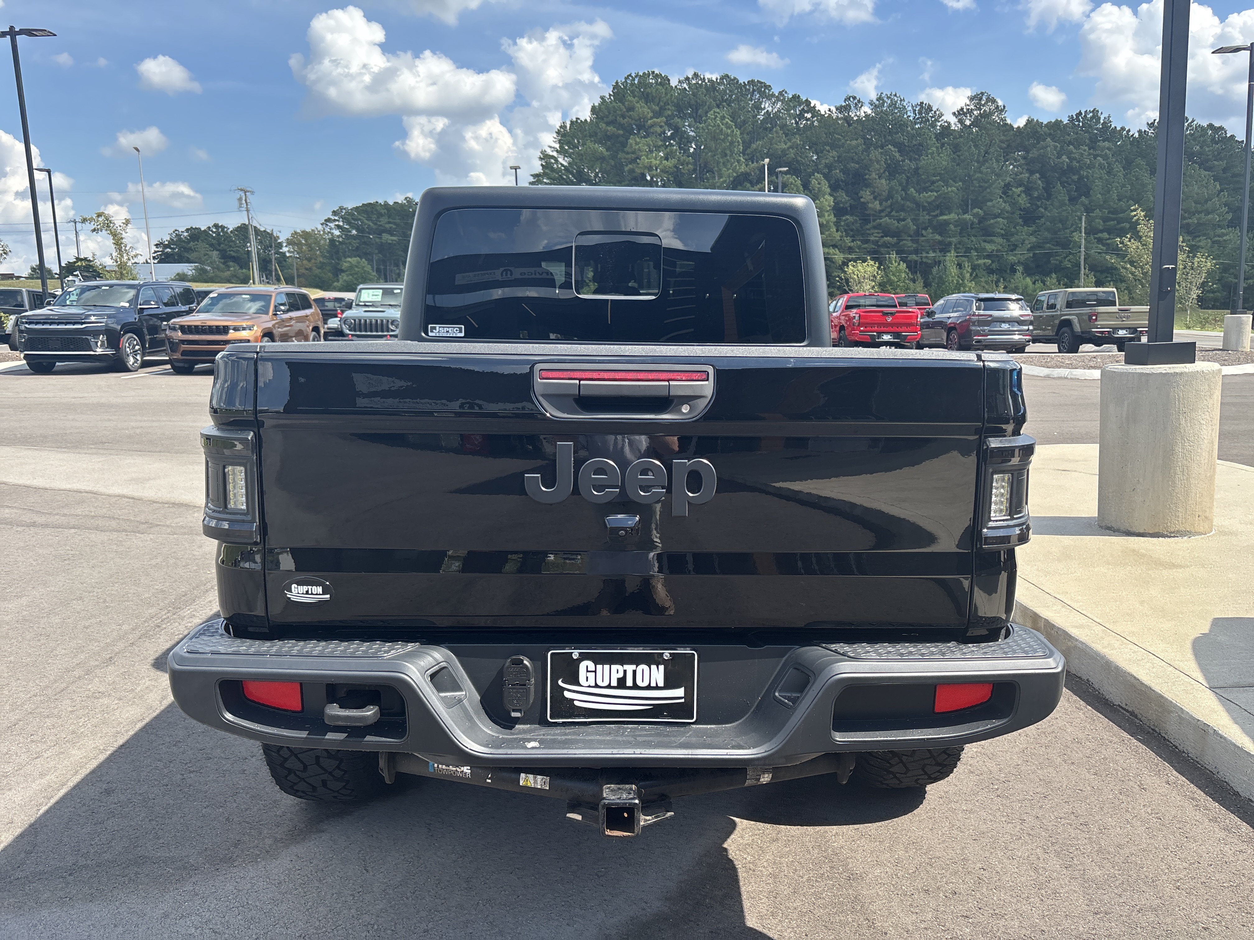 Used 2024 Jeep Gladiator Sport AWD/4WD image 4