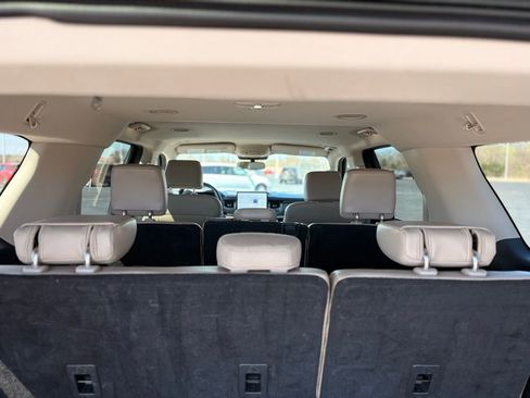 Used 2024 Ford Expedition Max XLT image 11