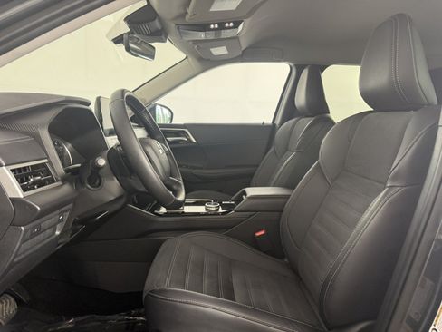 Used 2025 Mitsubishi Outlander SE AWD/4WD image 15