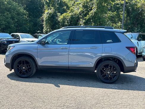 Used 2024 Honda Passport Black Edition image 4