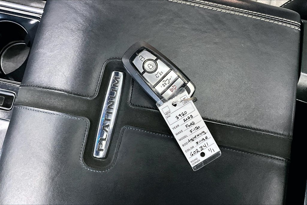Used 2023 Ford F150 Lightning Platinum AWD/4WD image 38