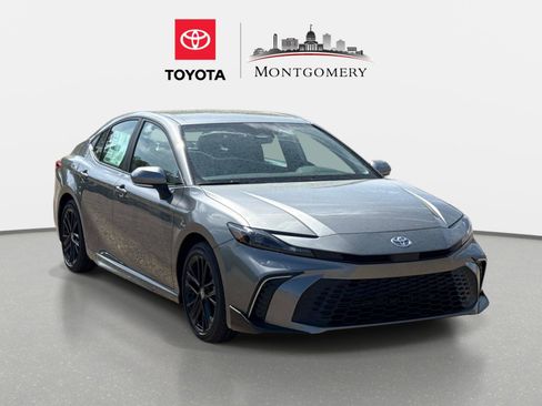 New 2026 Toyota Camry SE FWD image 1