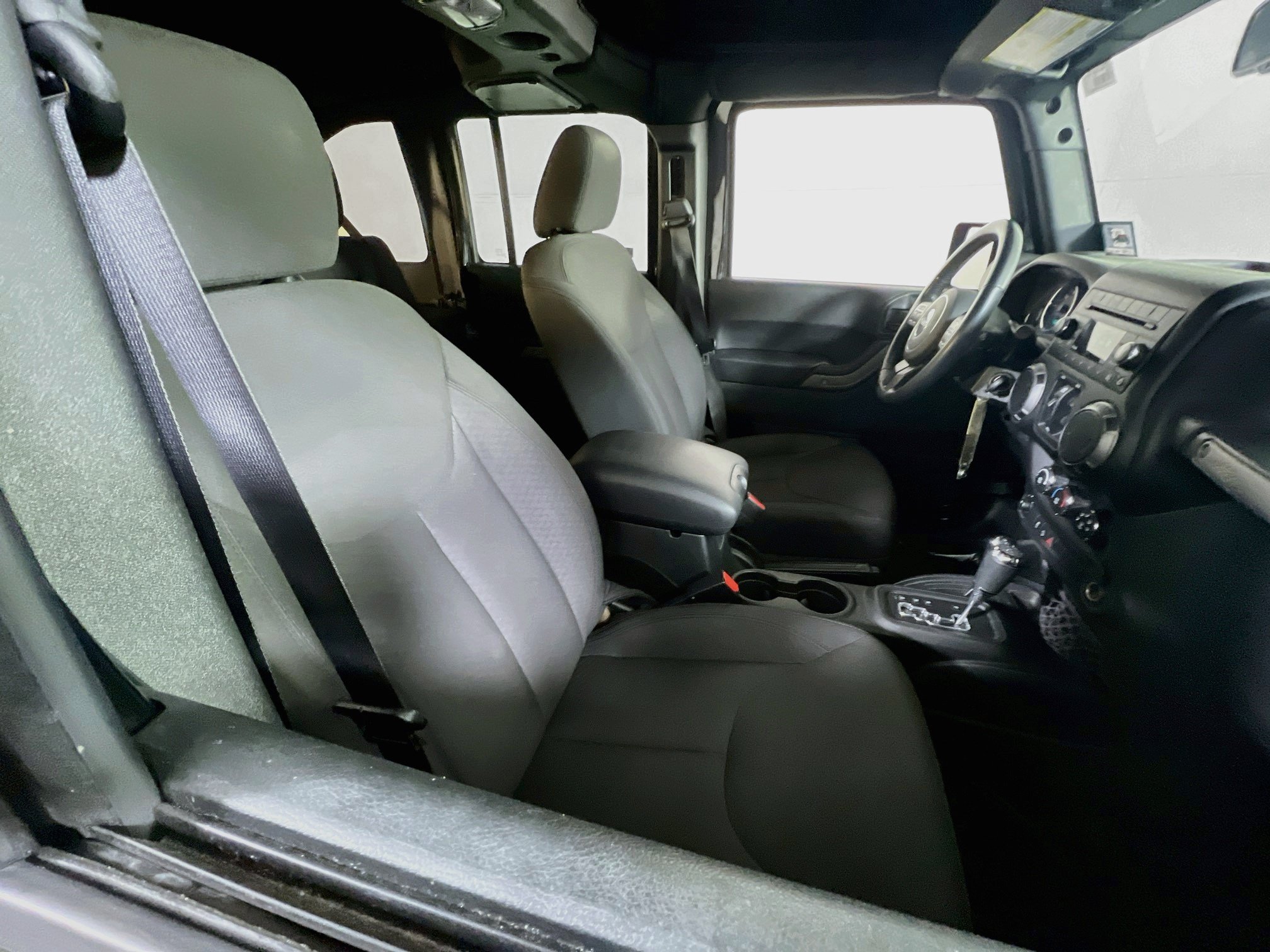 Used 2018 Jeep Wrangler Unlimited Sport S AWD/4WD image 23
