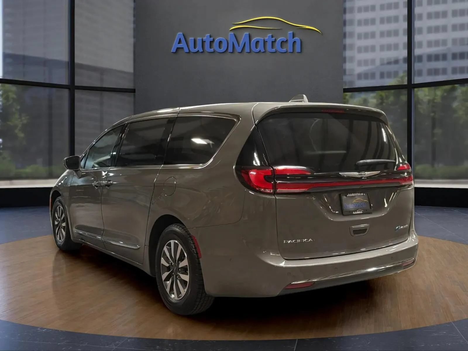Used 2022 Chrysler Pacifica Limited FWD image 9