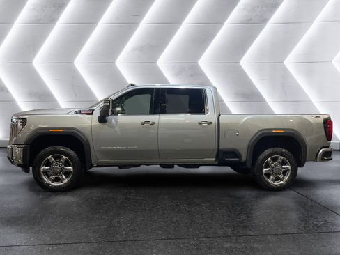 Used 2024 GMC Sierra 3500 SLT AWD/4WD image 3