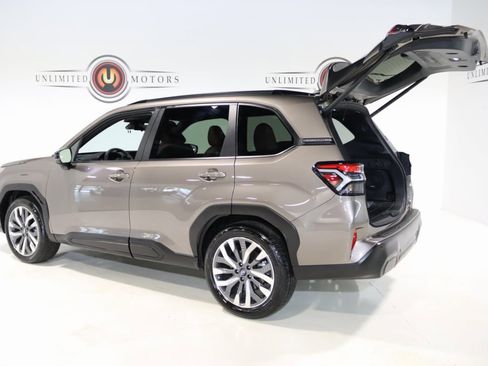 Used 2025 Subaru Forester Touring image 28