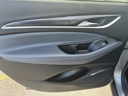 Used 2024 Buick Enclave Premium image 20