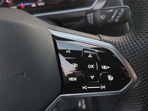 Used 2024 Volkswagen Tiguan SEL R-Line image 19