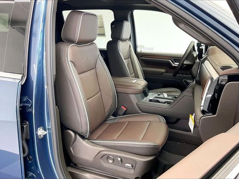 New 2026 GMC Sierra 2500 Denali w/ Denali Reserve Package AWD/4WD image 9
