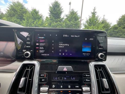 Certified 2023 Kia Sorento SX Prestige w/ Panoramic Sunroof Package AWD/4WD image 17