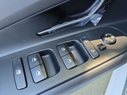 New 2025 Hyundai Elantra SEL image 28