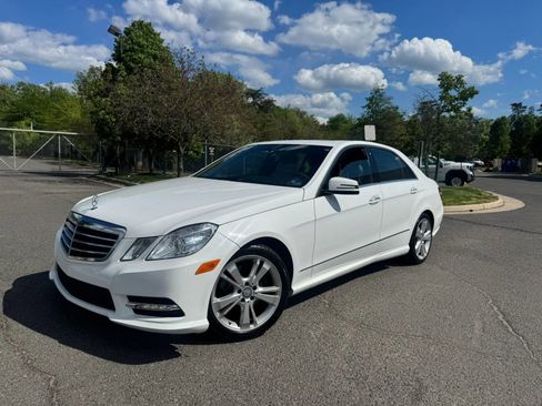Used 2013 Mercedes-Benz E 350 Sedan image 3