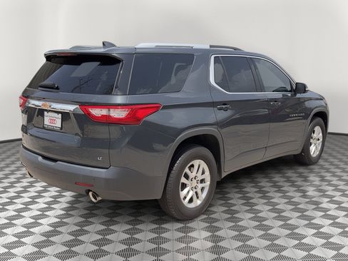 Used 2018 Chevrolet Traverse LT FWD image 9