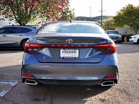 Used 2019 Toyota Avalon XLE image 9