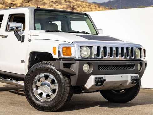 Used 2008 HUMMER H3 Luxury AWD/4WD image 9