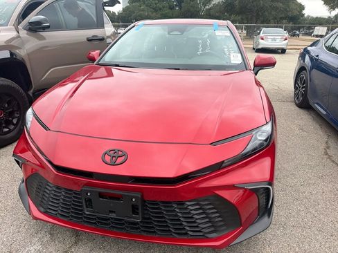 Used 2025 Toyota Camry SE w/ Multimedia Upgrade Package FWD image 2