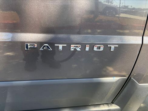 Used 2017 Jeep Patriot Sport AWD/4WD image 32
