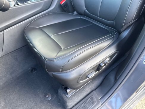 New 2025 Jeep Grand Cherokee Limited w/ Black Appearance Package image 15