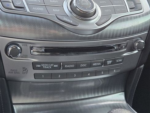 Used 2018 INFINITI Q70 L 3.7 image 21