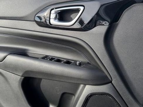 New 2026 Jeep Compass Limited image 17