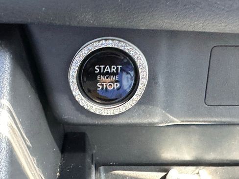 Used 2024 Nissan Rogue SV w/ SV Premium Package image 34