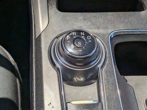 Used 2017 Ford Fusion SE w/ Fusion SE Technology Package FWD image 12
