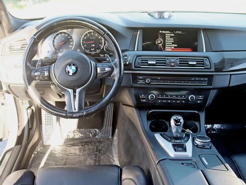 Used 2015 BMW M5 image 16