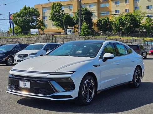 New 2025 Hyundai Sonata SEL image 3