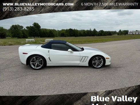 Used 2013 Chevrolet Corvette Grand Sport w/ 4LT Preferred Equipment Group RWD image 3