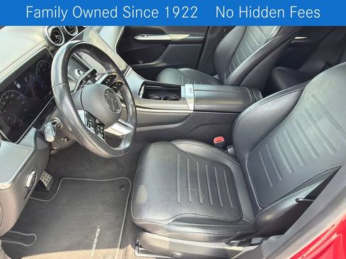 Used 2024 Mercedes-Benz GLC 300 4MATIC image 9