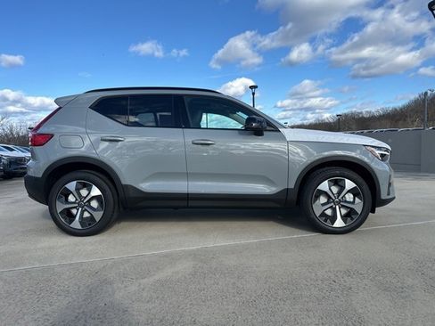 New 2026 Volvo XC40 B5 Plus w/ Protection Package Premier image 8