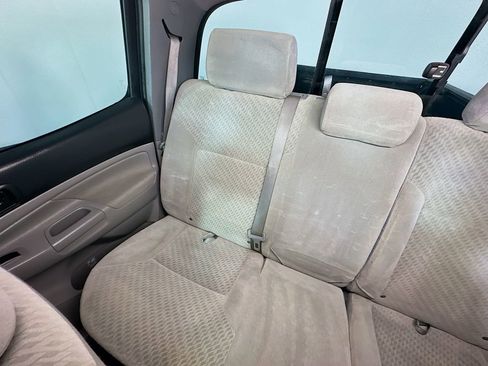 Used 2011 Toyota Tacoma 4x4 Double Cab w/ SR5 Pkg #2 image 12