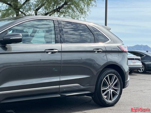 Used 2019 Ford Edge Titanium w/ Equipment Group 301A FWD image 9