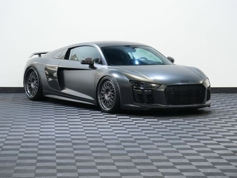 Used 2017 Audi R8 V10 plus image 5