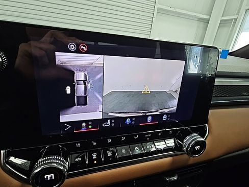 New 2026 GMC Canyon AT4 w/ Technology Plus Package image 18