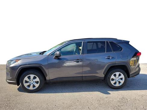 Used 2019 Toyota RAV4 LE image 17