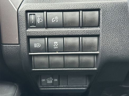 Used 2024 Toyota Tacoma TRD Off-Road image 28