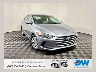 Used 2017 Hyundai Elantra SE w/ Cargo Package video 1
