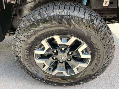 Used 2021 Toyota Tacoma 2WD Double Cab image 11