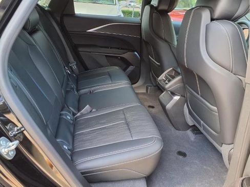 New 2025 Cadillac Lyriq Luxury image 9