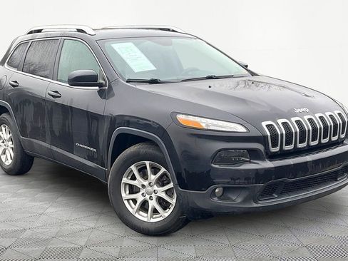 Used 2016 Jeep Cherokee Latitude w/ Safety/Convenience Group image 3