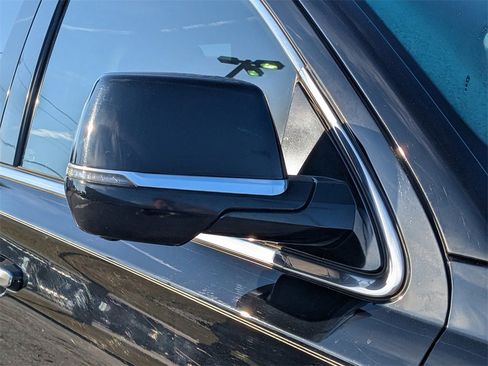 Used 2018 Cadillac Escalade Luxury image 10