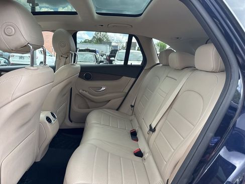 Used 2021 Mercedes-Benz GLC 300 4MATIC image 8