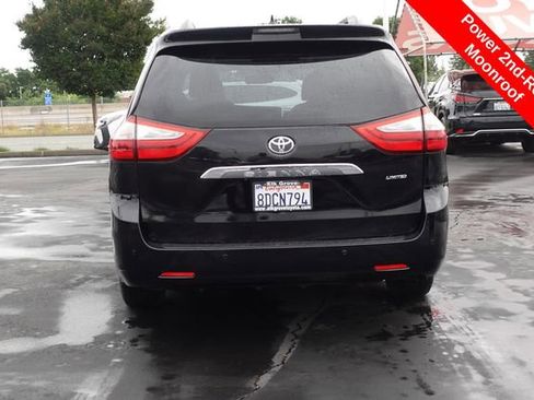 Used 2017 Toyota Sienna Limited Premium FWD image 9