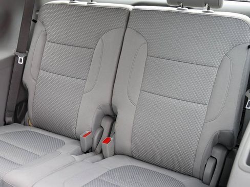 Used 2023 GMC Acadia SLE w/ Driver Convenience Package image 15